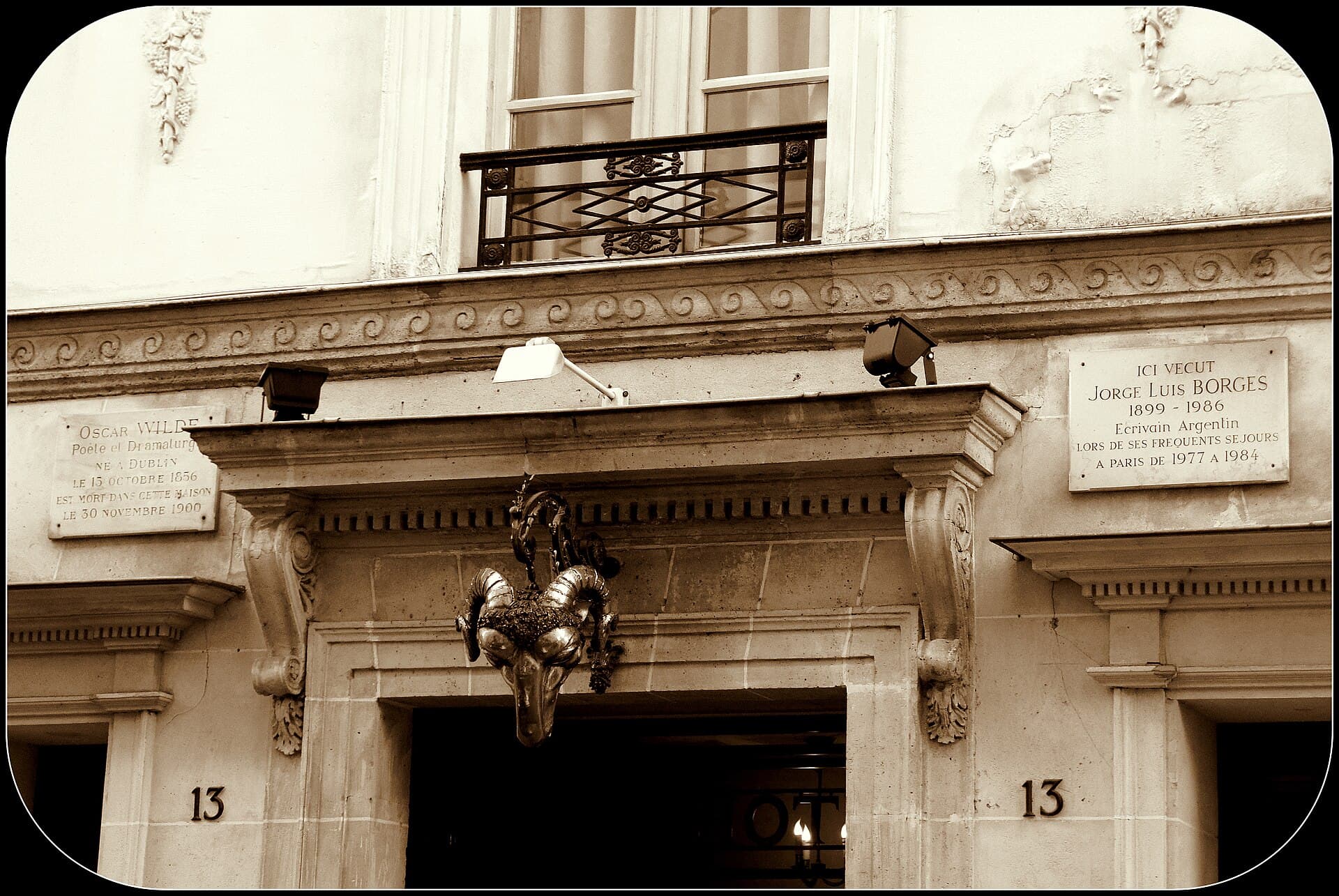L'Hôtel: au ° 13, Borges et Wilde