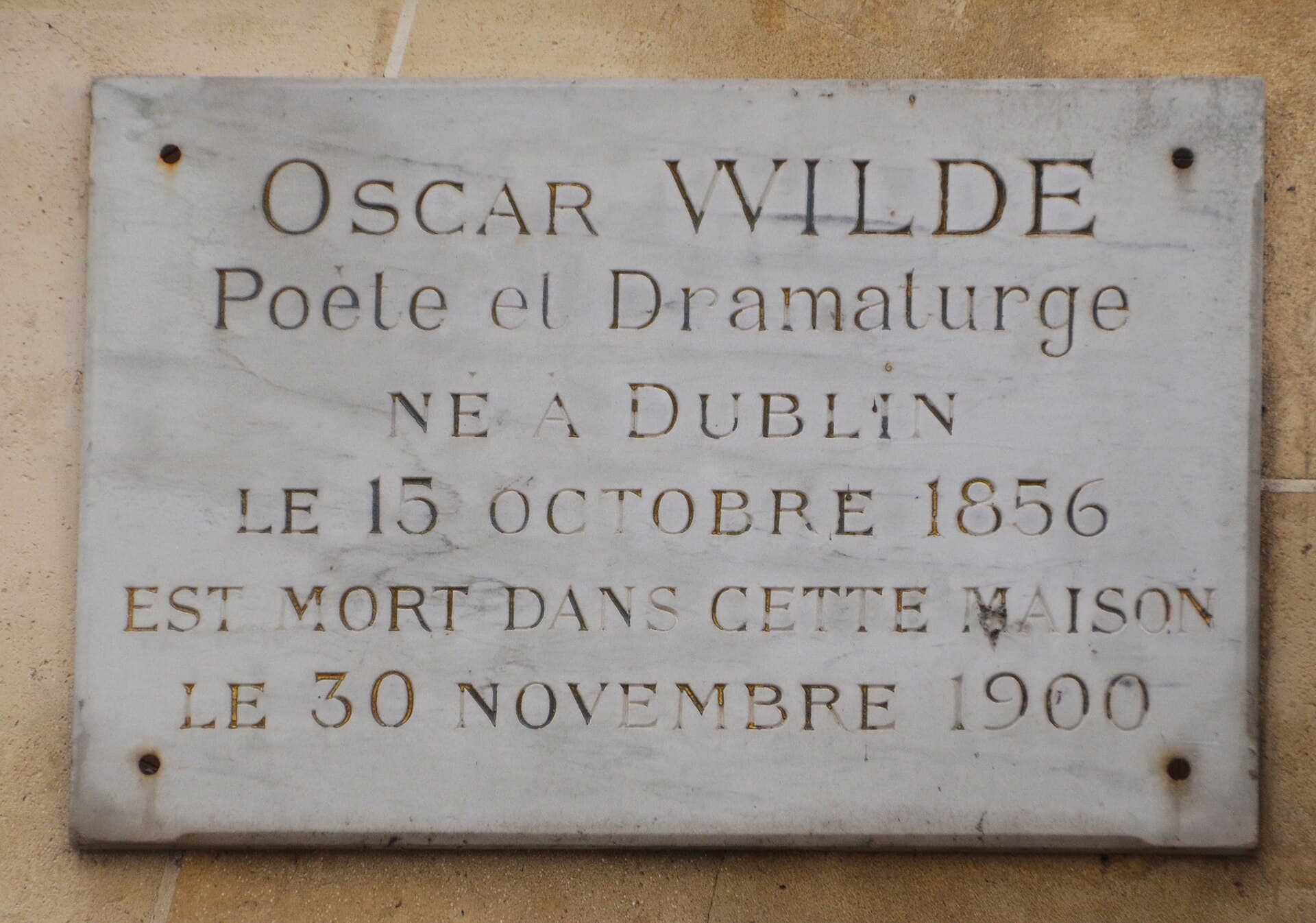 L'Hôtel: Oscar Wilde plaque, 13 rue des Beaux Arts, Paris 6